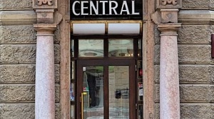 Aussenansicht Eingang Cafe Central